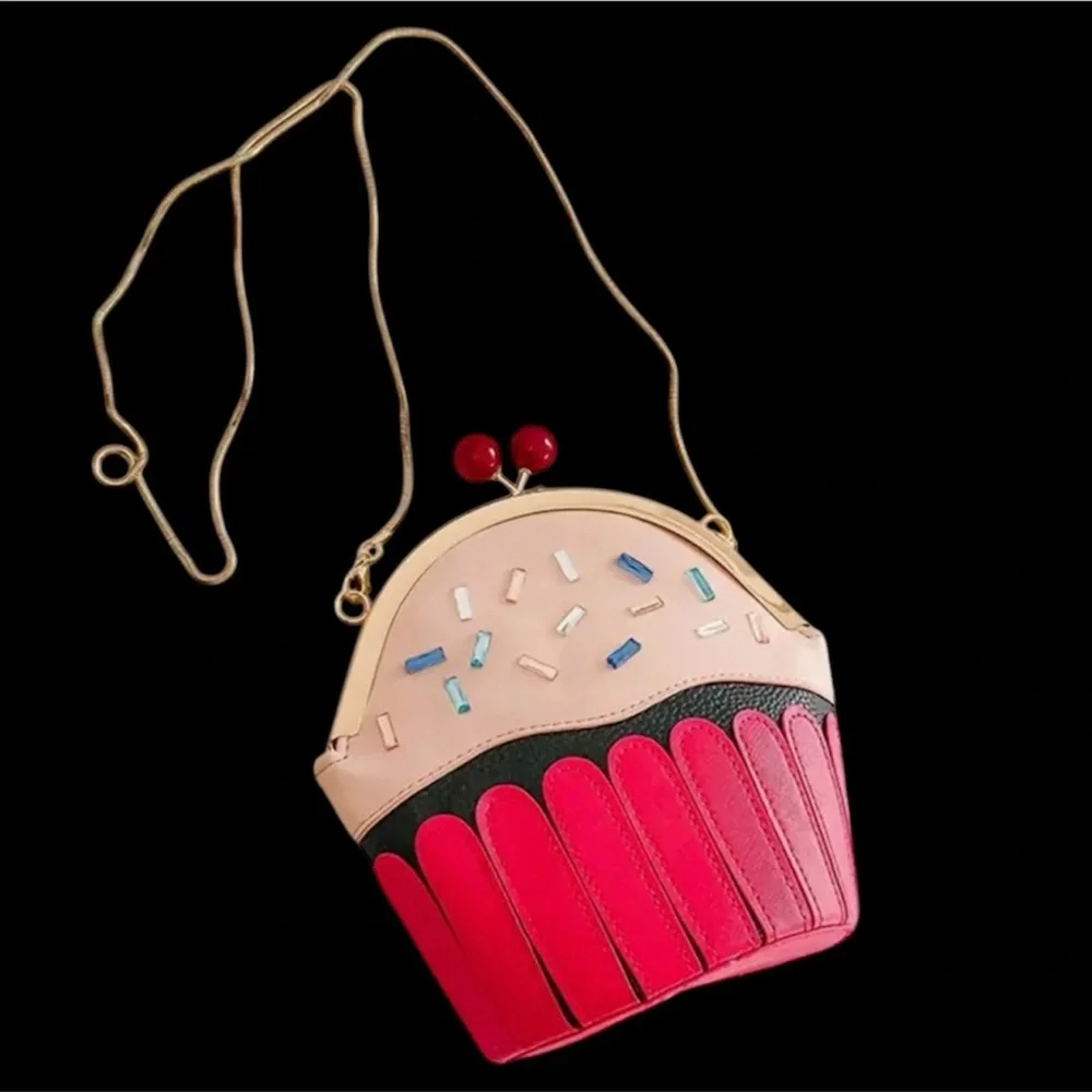 Cupcake Crossbody Bag W/ Kisslock - Picture 1 of 4